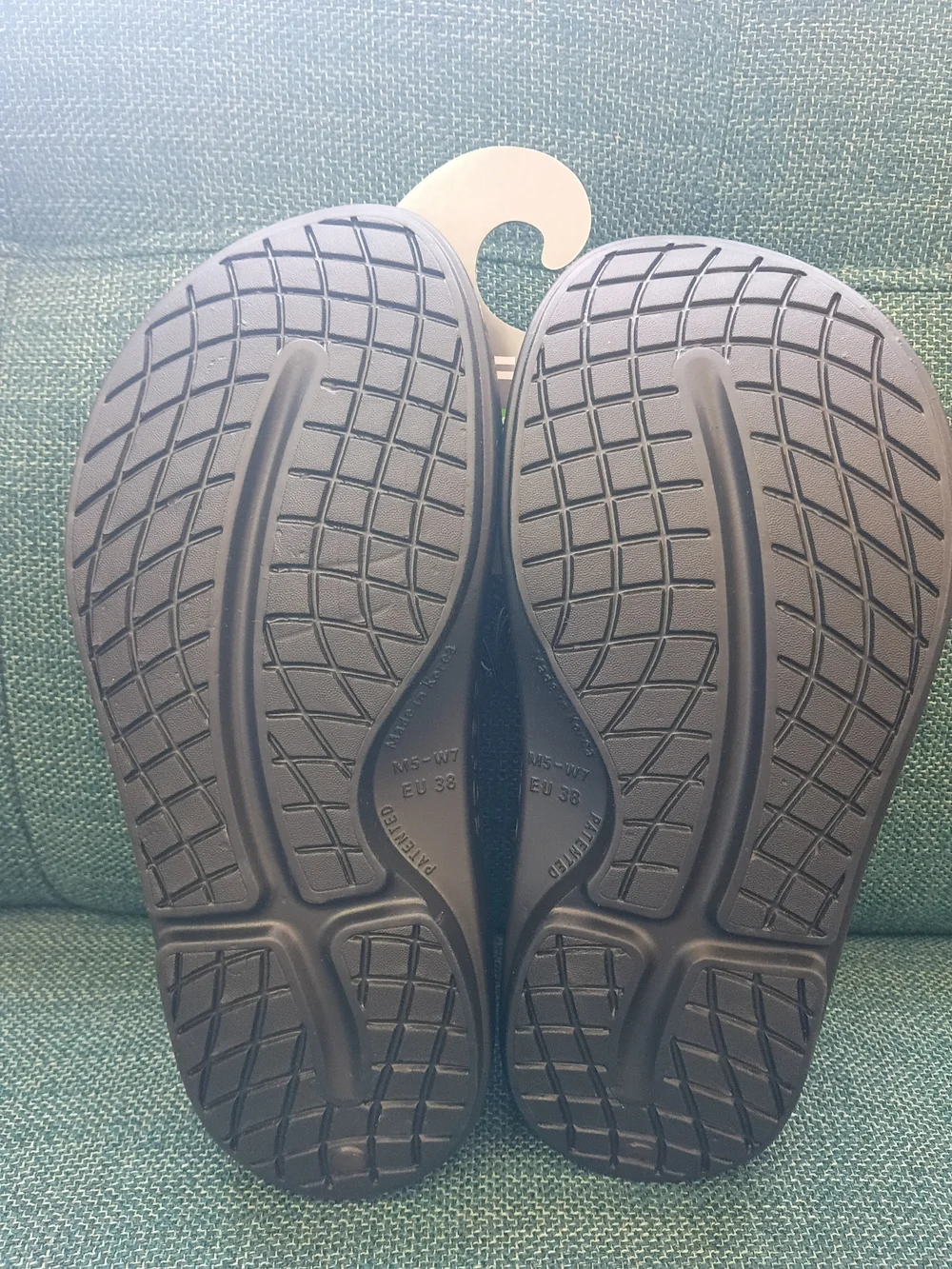 OOFOS OOahh Recovery Slide Sandals Black Unisex M5/W7 EU 38 New with Tags